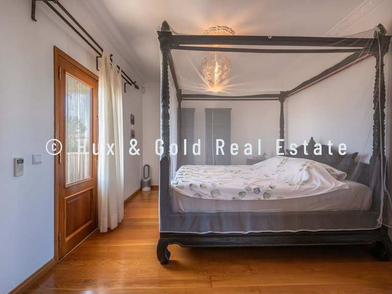 Villa for Sale in Loulé, Algarve, Portugal 12
