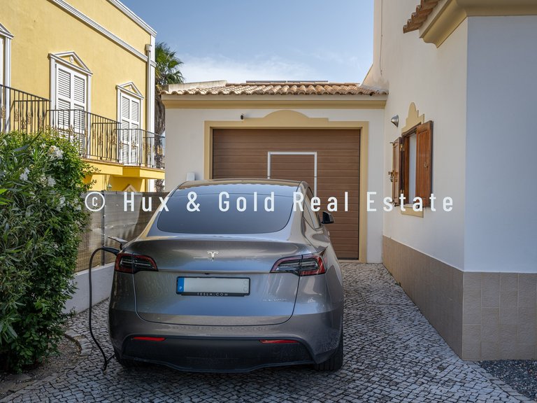 Villa for Sale in Loulé, Algarve, Portugal 21