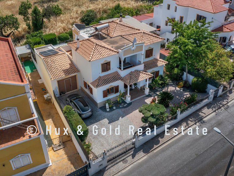 Villa for Sale in Loulé, Algarve, Portugal 18