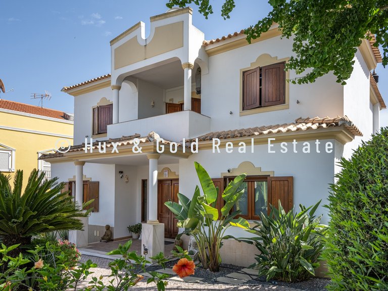 Villa for Sale in Loulé, Algarve, Portugal 20