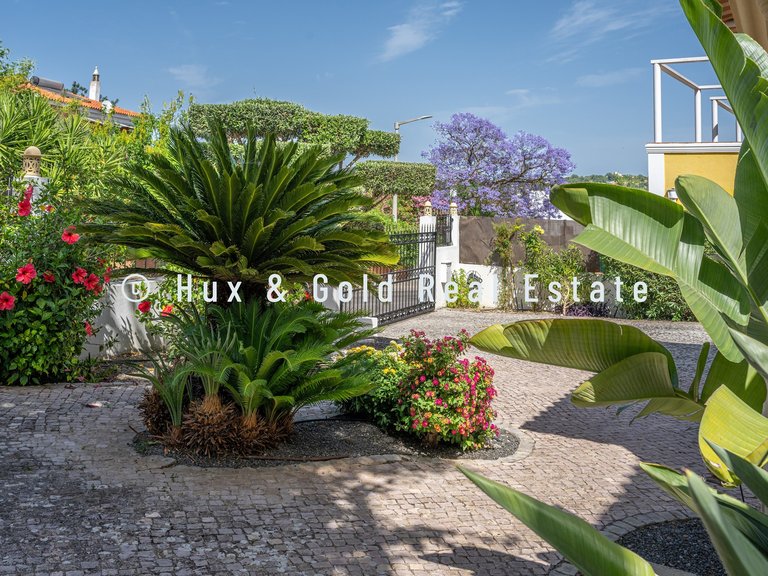 Villa for Sale in Loulé, Algarve, Portugal 19