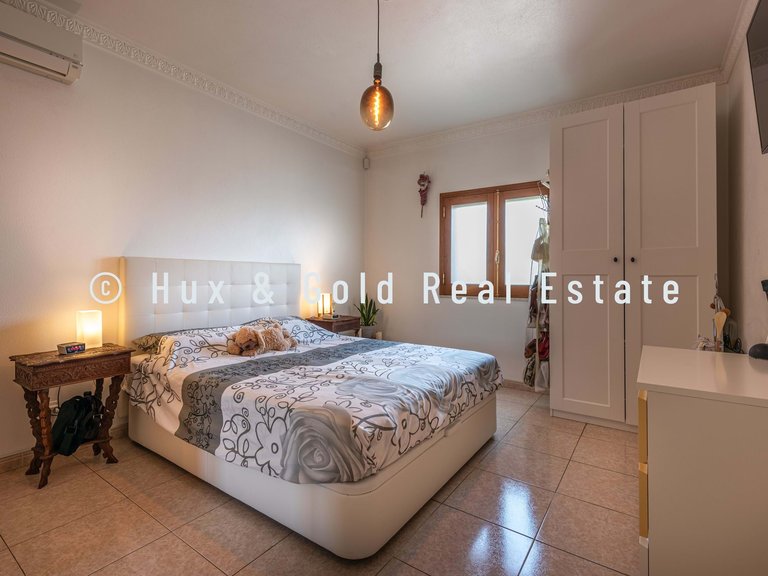 Villa for Sale in Loulé, Algarve, Portugal 10