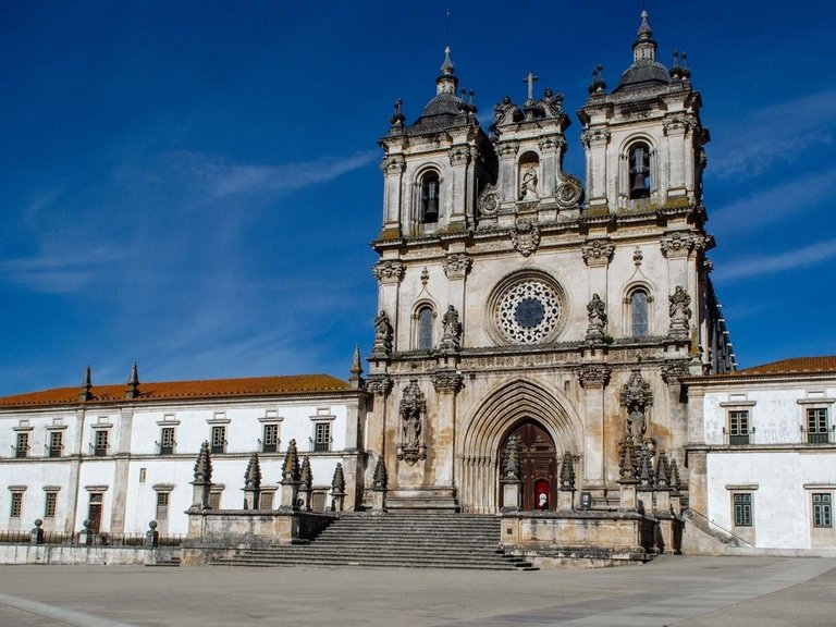 Villa for Sale in Alcobaça, Leiria, Portugal 11