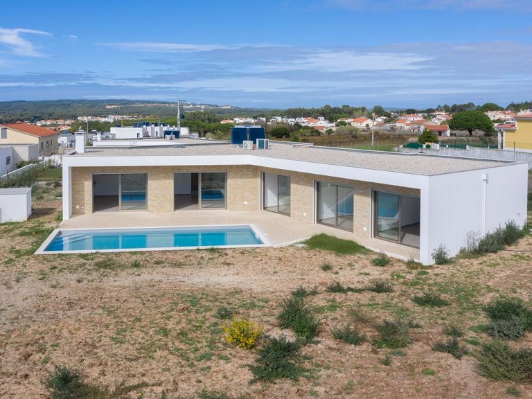Villa for Sale in Caldas Da Rainha, Leiria, Portugal 2
