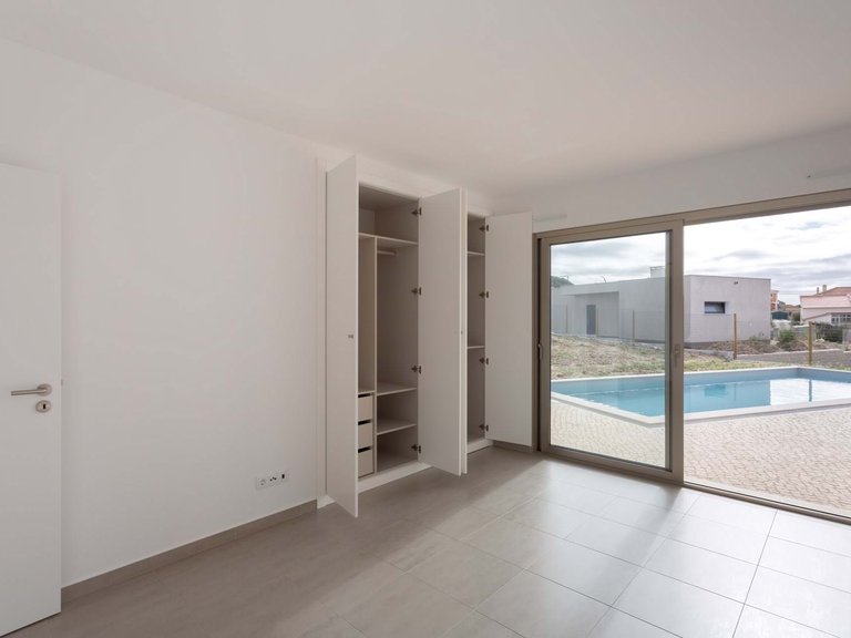 Villa for Sale in Caldas Da Rainha, Leiria, Portugal 9