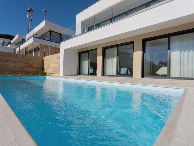 Villa for Sale in Nazaré, Leiria, Portugal 2