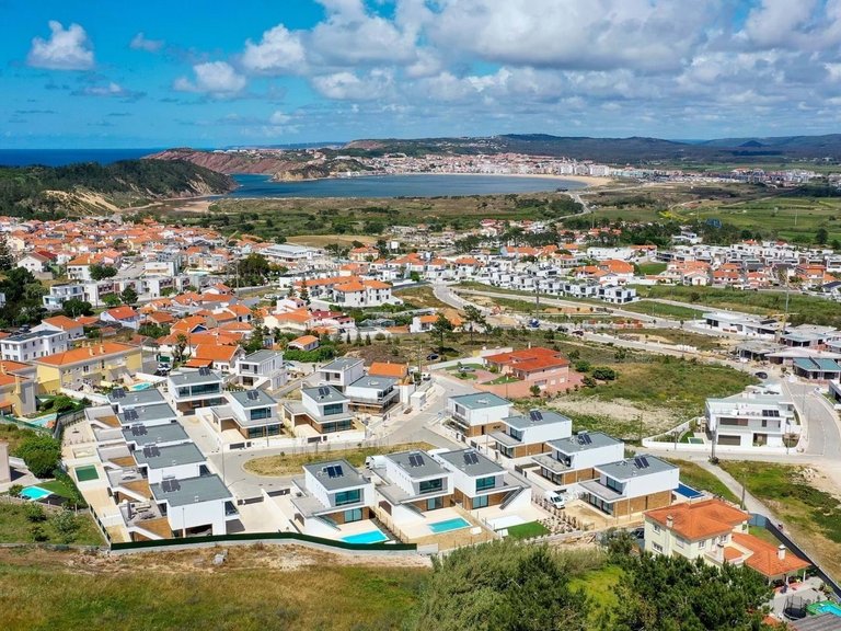 Villa for Sale in Caldas Da Rainha, Leiria, Portugal 22