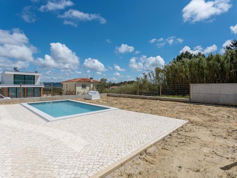 Villa for Sale in Caldas Da Rainha, Leiria, Portugal 17