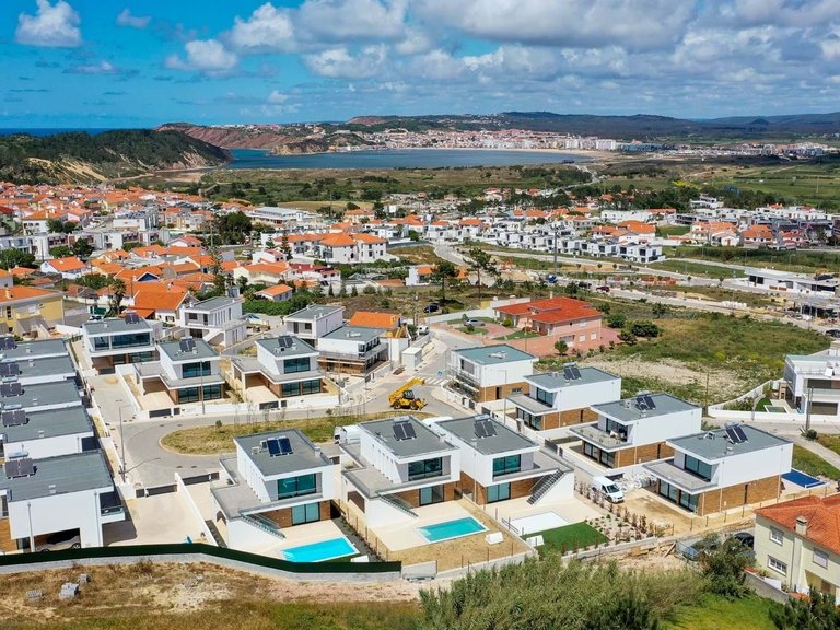 Villa for Sale in Caldas Da Rainha, Leiria, Portugal 19