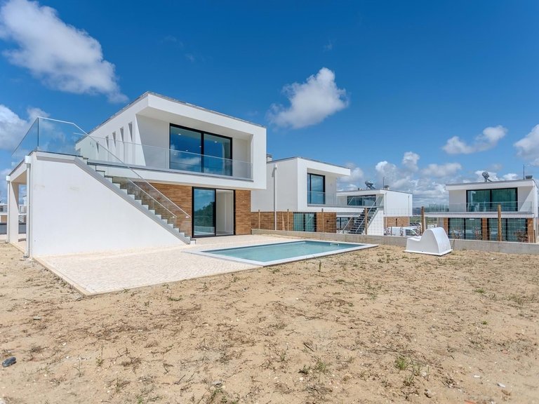 Villa for Sale in Caldas Da Rainha, Leiria, Portugal 16