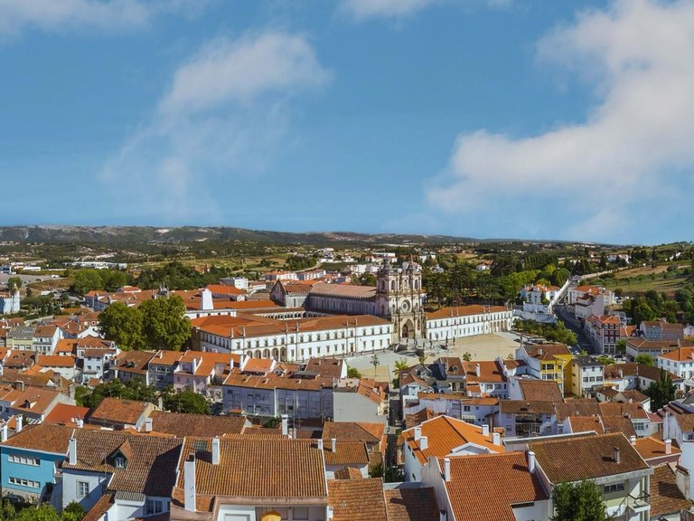 Villa for Sale in Nazaré, Leiria, Portugal 13