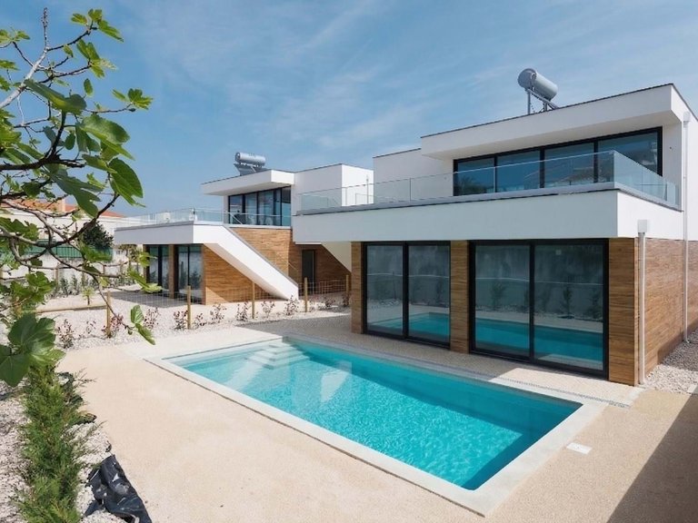 Villa for Sale in Alcobaça, Leiria, Portugal 2