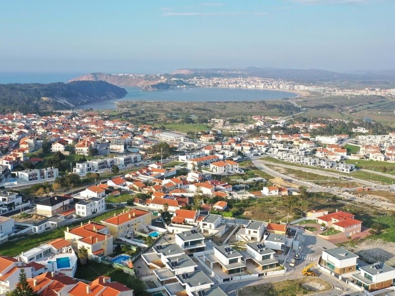 Villa for Sale in Alcobaça, Leiria, Portugal 12