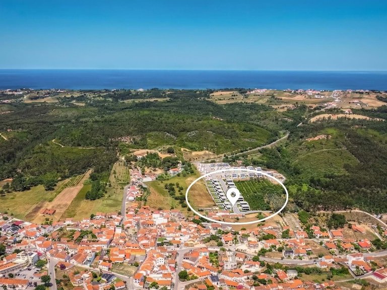 Villa for Sale in Nazaré, Leiria, Portugal 10