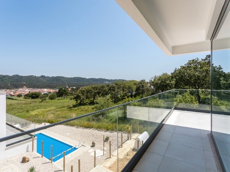 Villa for Sale in Nazaré, Leiria, Portugal 9