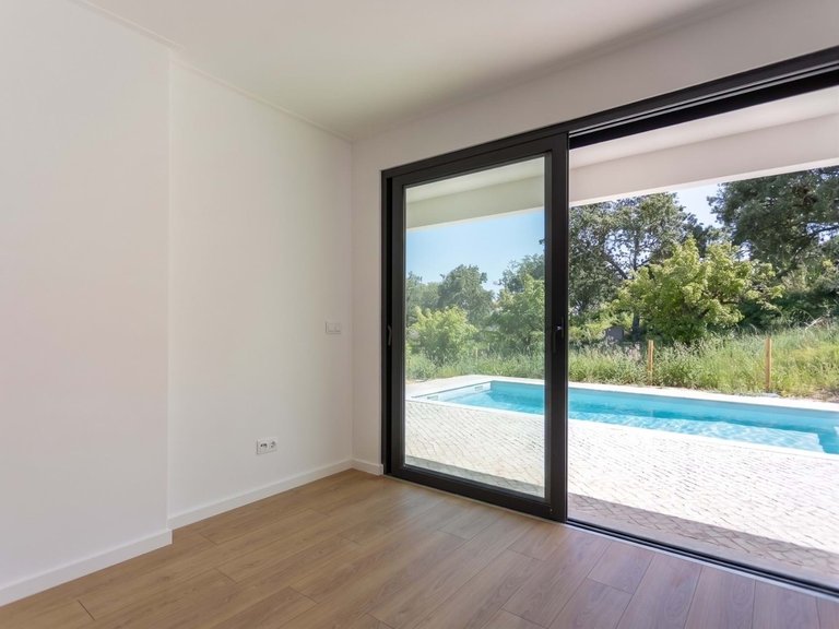 Villa for Sale in Nazaré, Leiria, Portugal 11