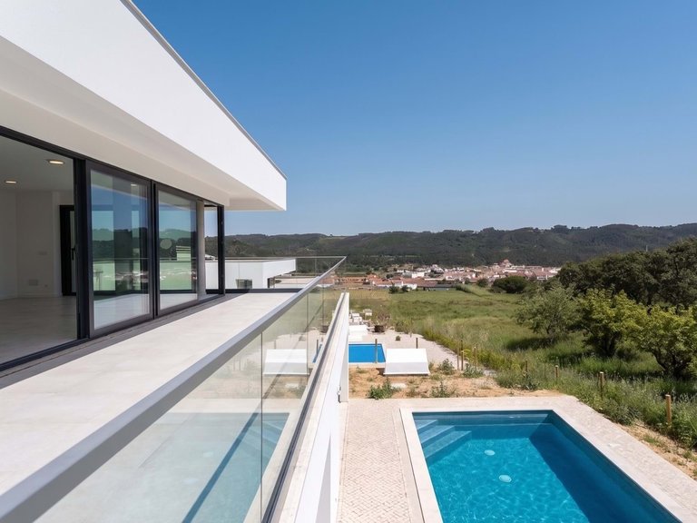Villa for Sale in Nazaré, Leiria, Portugal 10