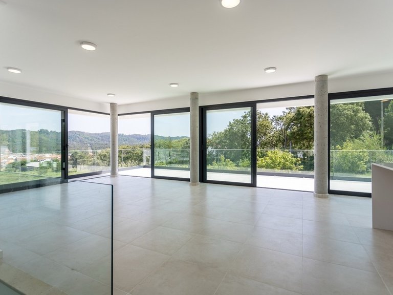 Villa for Sale in Nazaré, Leiria, Portugal 3