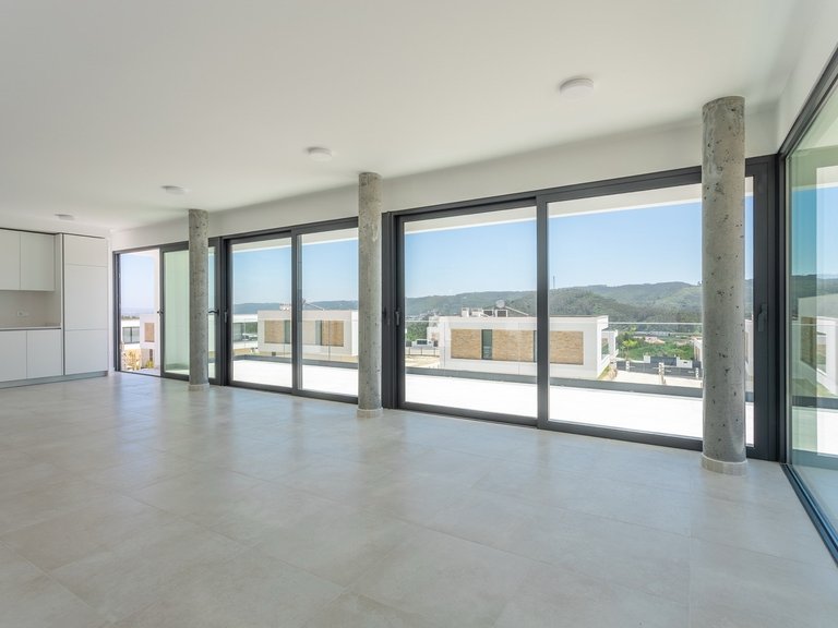 Villa for Sale in Nazaré, Leiria, Portugal 8