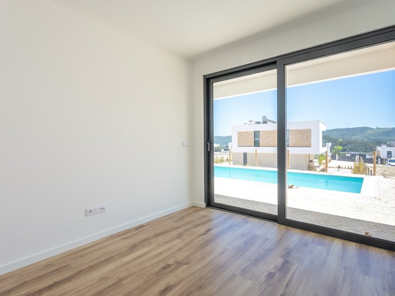 Villa for Sale in Nazaré, Leiria, Portugal 12