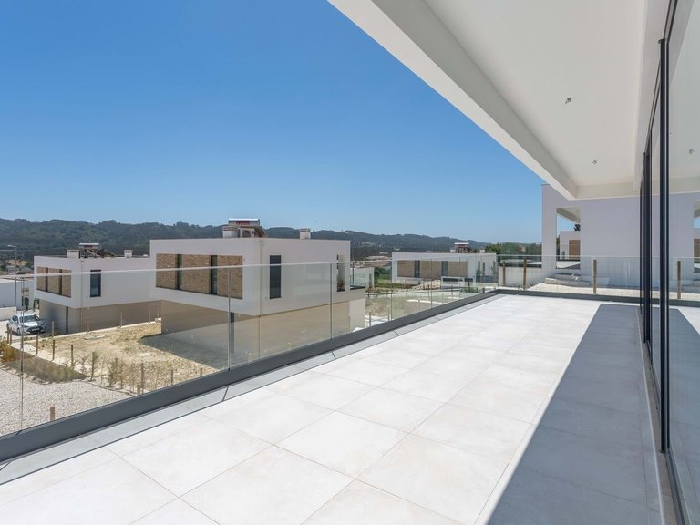 Villa for Sale in Nazaré, Leiria, Portugal 3
