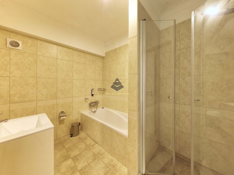 Apartment for Sale in Lagoa, Algarve 12