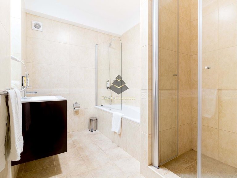 Apartment for Sale in Lagoa, Algarve 11