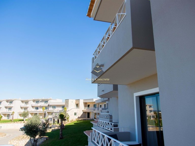 Apartment for Sale in Lagoa, Algarve 3