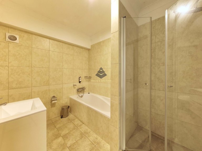 Apartment for Sale in Lagoa, Algarve 13