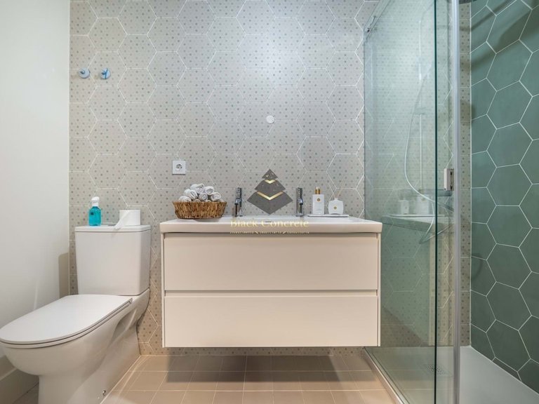 Apartment for Sale in Lisboa, Lisbon 15