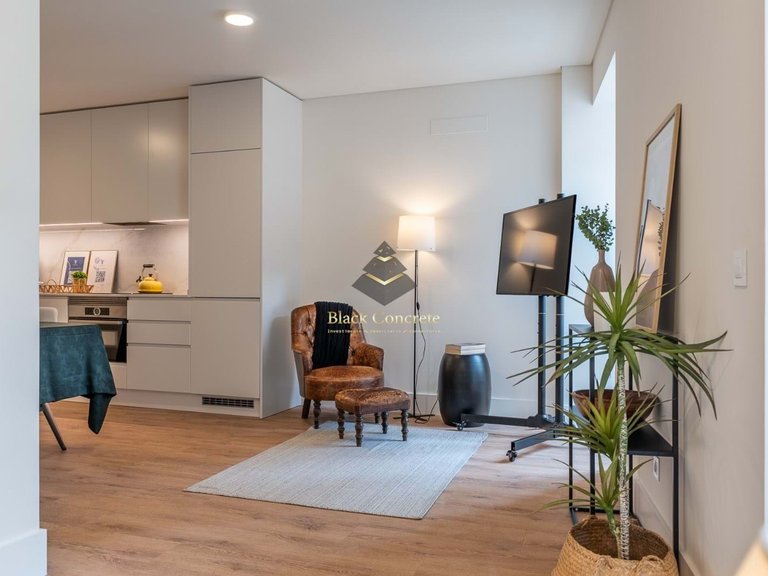 Apartment for Sale in Lisboa, Lisbon 2