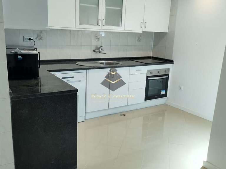 Villa for Sale in Lisboa, Lisbon 1