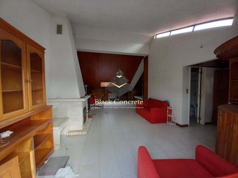 Apartment for Sale in Almada, Setúbal 11