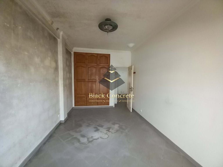 Apartment for Sale in Almada, Setúbal 28