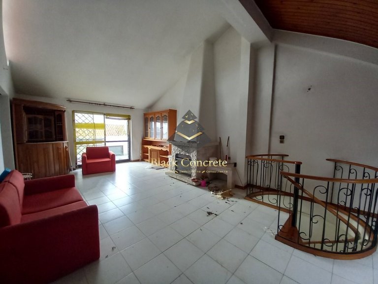 Apartment for Sale in Almada, Setúbal 36