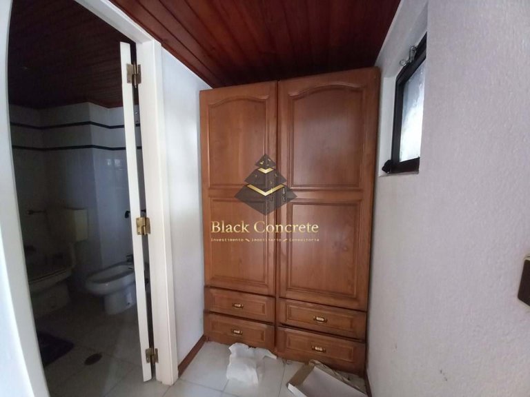 Apartment for Sale in Almada, Setúbal 20