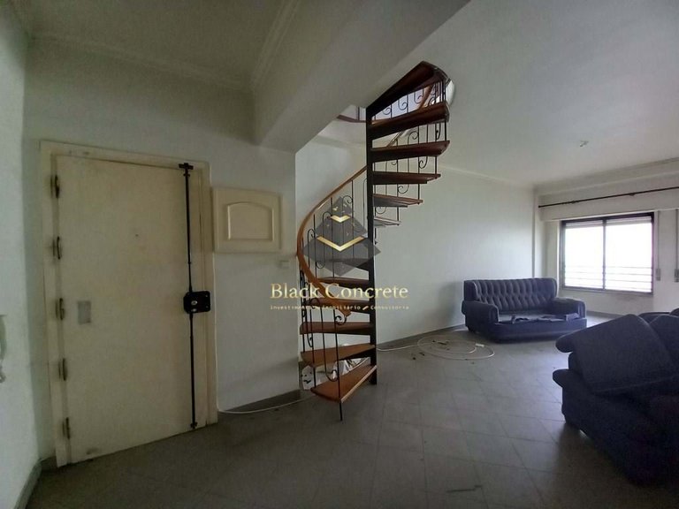Apartment for Sale in Almada, Setúbal 17