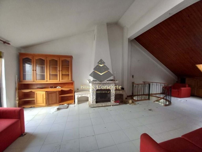 Apartment for Sale in Almada, Setúbal 8