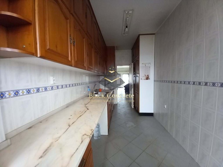 Apartment for Sale in Almada, Setúbal 31