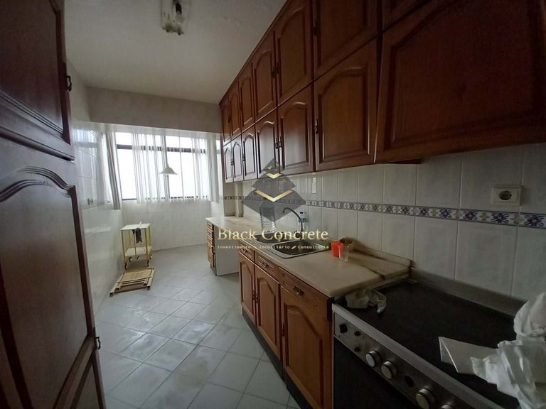 Apartment for Sale in Almada, Setúbal 30
