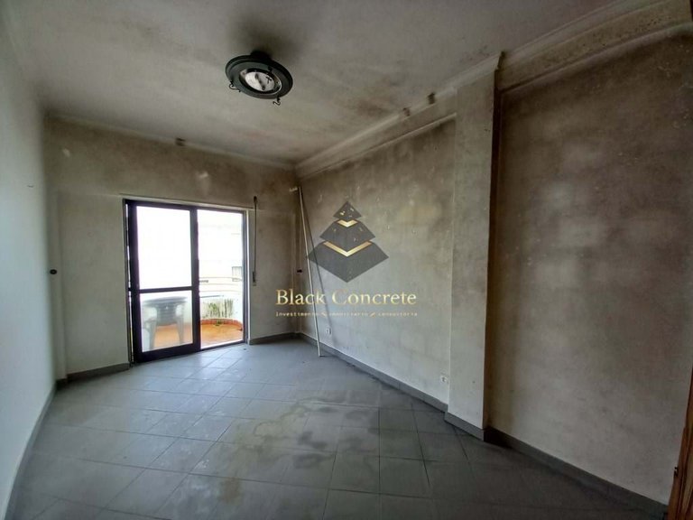 Apartment for Sale in Almada, Setúbal 27