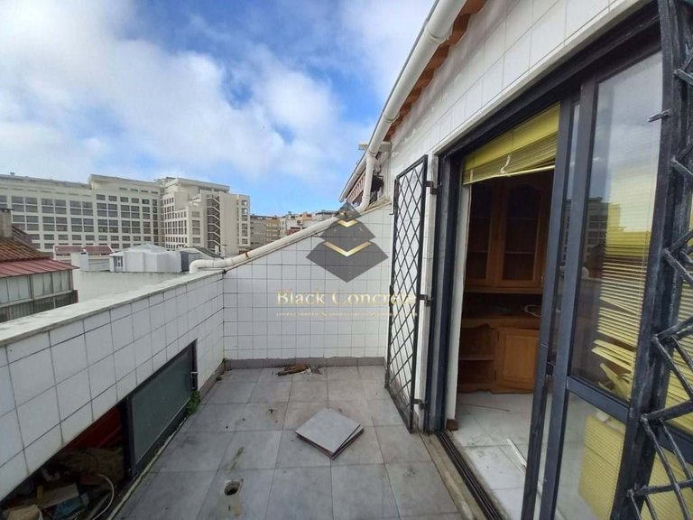 Apartment for Sale in Almada, Setúbal 4