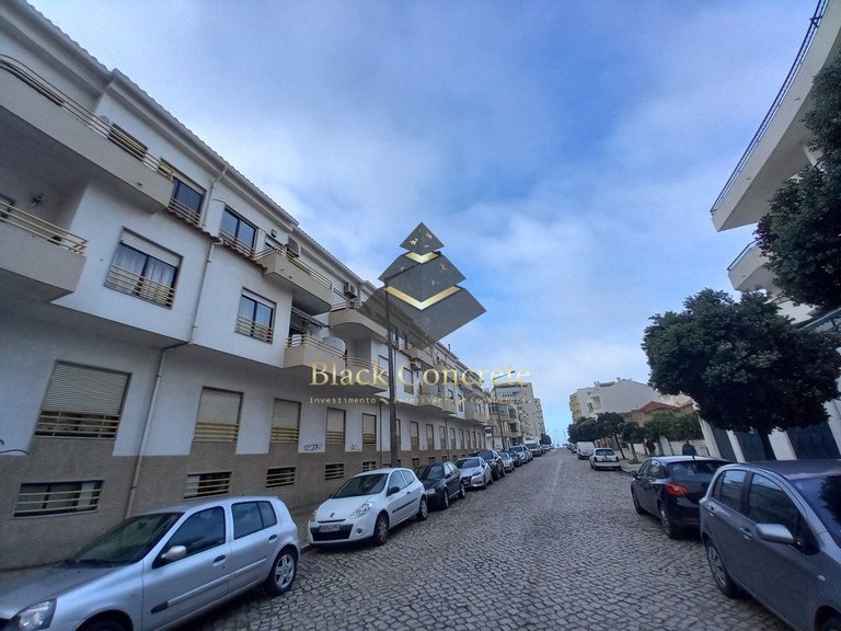 Apartment for Sale in Almada, Setúbal 37