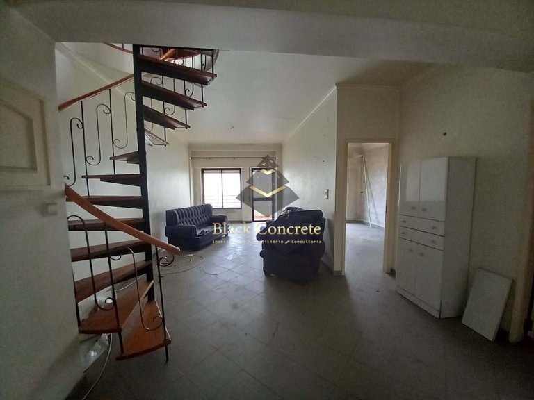 Apartment for Sale in Almada, Setúbal 18