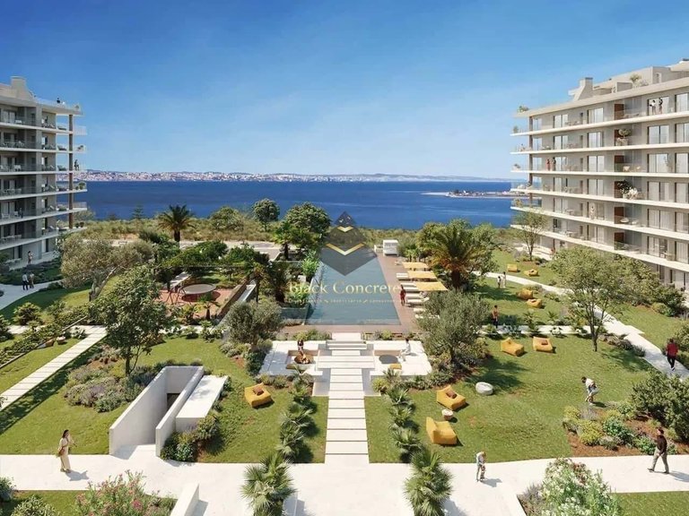Apartment for Sale in Seixal, Setúbal 7