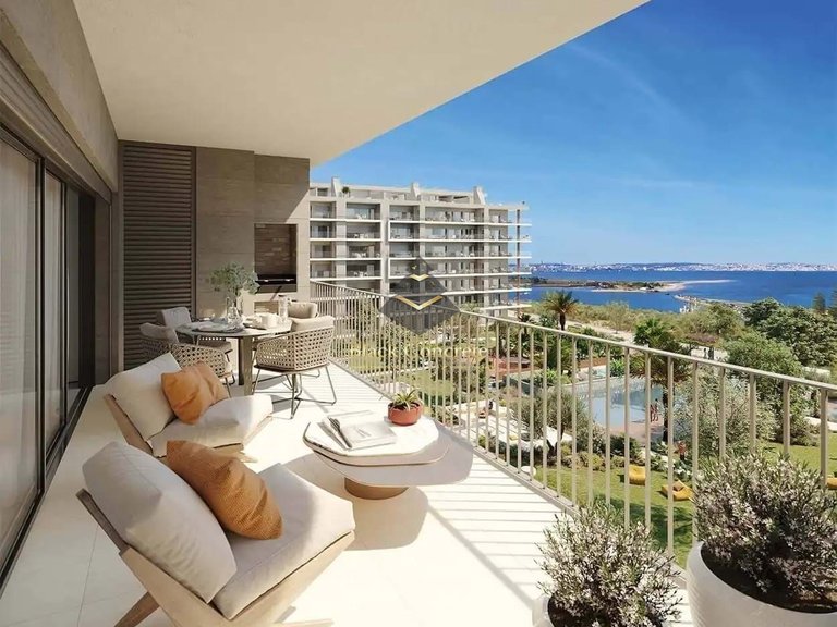 Apartment for Sale in Seixal, Setúbal 1
