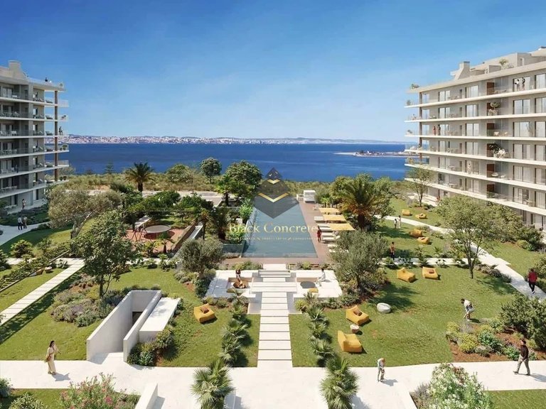 Apartment for Sale in Seixal, Setúbal 7