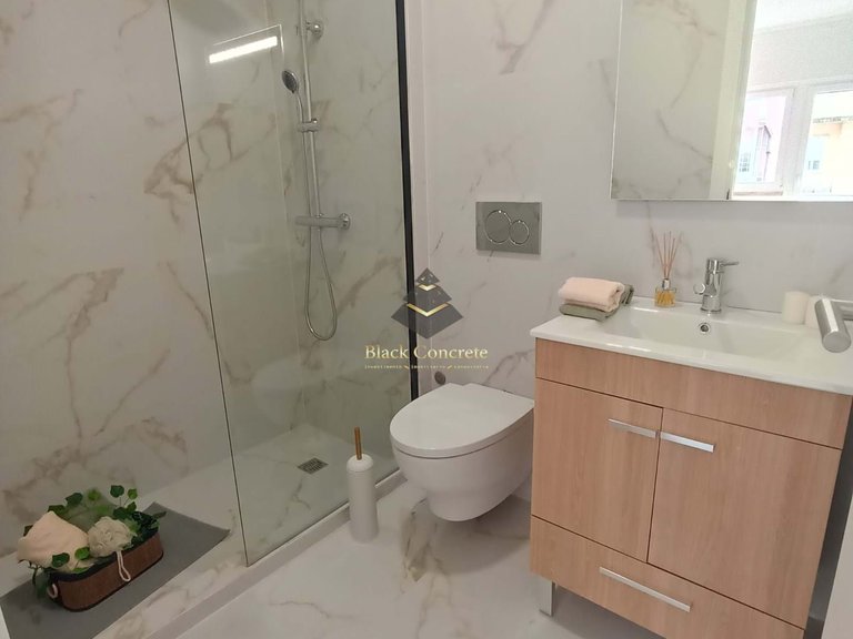 Apartment for Sale in Lisboa, Lisbon 7