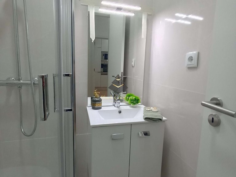 Apartment for Sale in Lisboa, Lisbon 9