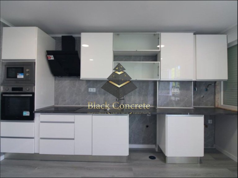 Apartment for Sale in Oeiras, Lisbon 2